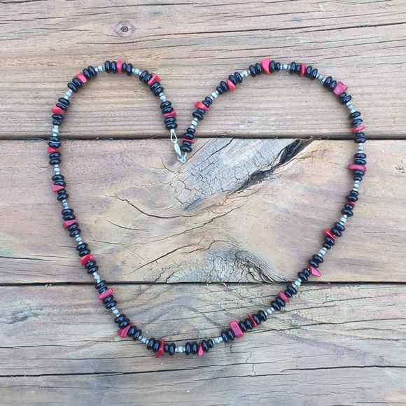 Red coral, Black onyx and silver necklace - Picture 1 of 3